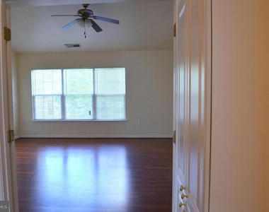 6863 Drifton Court - Photo Thumbnail 10
