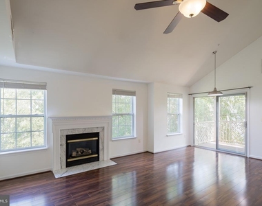 5958 Founders Hill Drive - Photo Thumbnail 3