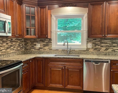 6223 Rathlin Drive - Photo Thumbnail 7
