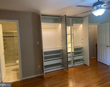 6223 Rathlin Drive - Photo Thumbnail 15