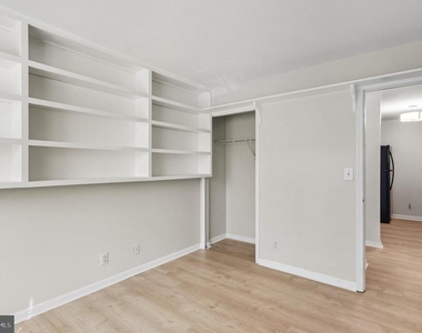 240 S Reynolds Street - Photo Thumbnail 12