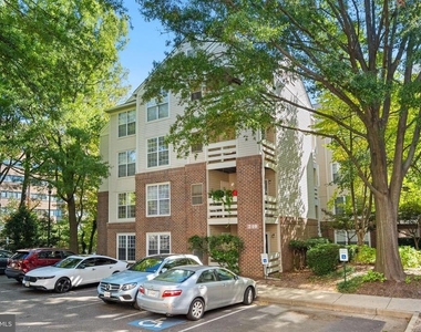 240 S Reynolds Street - Photo Thumbnail 1