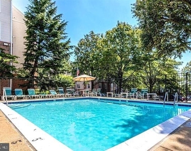 240 S Reynolds Street - Photo Thumbnail 26