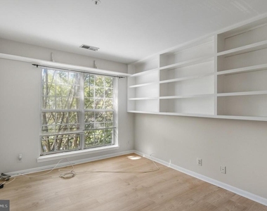 240 S Reynolds Street - Photo Thumbnail 13