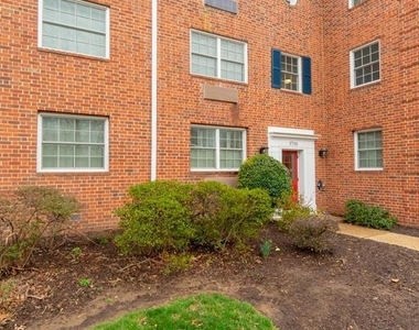 1718 W Abingdon Drive - Photo Thumbnail 1