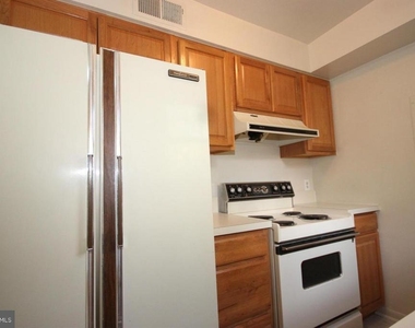 2832 Wakefield Street S - Photo Thumbnail 5