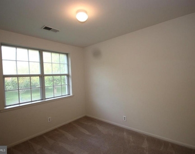 2832 Wakefield Street S - Photo Thumbnail 13