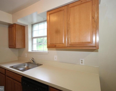 2832 Wakefield Street S - Photo Thumbnail 6