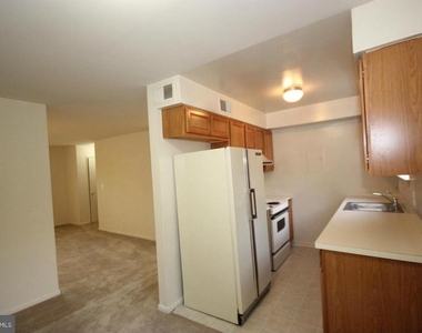 2832 Wakefield Street S - Photo Thumbnail 4