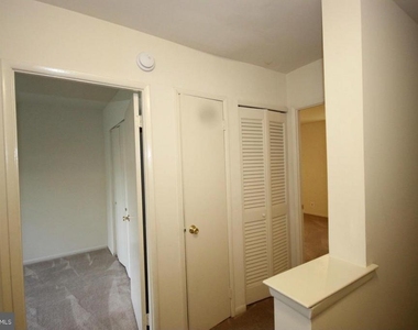 2832 Wakefield Street S - Photo Thumbnail 10