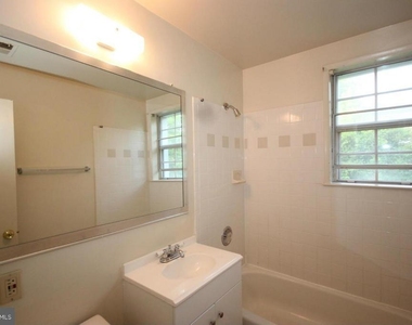 2832 Wakefield Street S - Photo Thumbnail 11