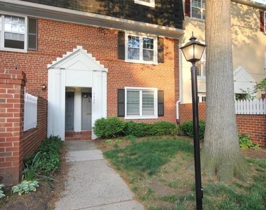 2832 Wakefield Street S - Photo Thumbnail 1