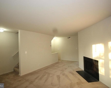 2832 Wakefield Street S - Photo Thumbnail 7
