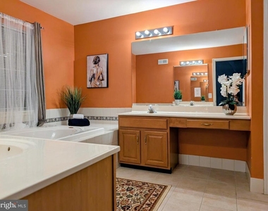 21 Miller Circle - Photo Thumbnail 6