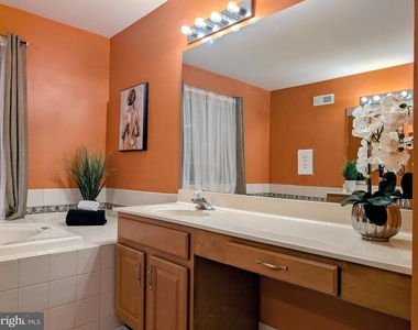 21 Miller Circle - Photo Thumbnail 8