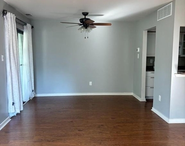 1303 Roberts Way - Photo Thumbnail 1