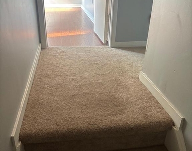 1303 Roberts Way - Photo Thumbnail 7