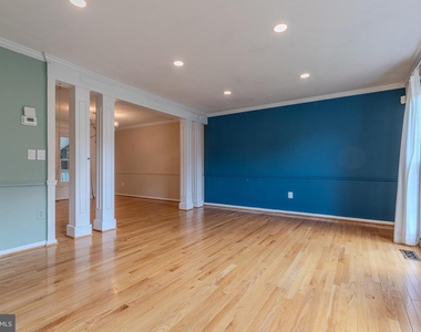 3929 Sunflower Circle - Photo Thumbnail 1