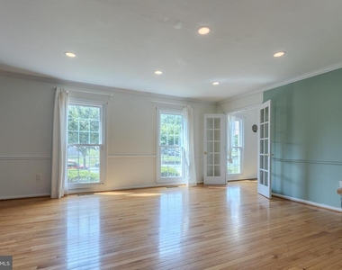 3929 Sunflower Circle - Photo Thumbnail 4
