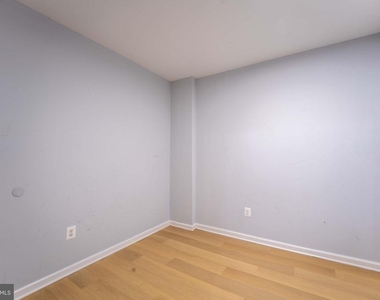 18246 Fox Chase Circle - Photo Thumbnail 18