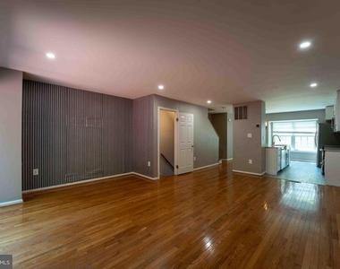 18246 Fox Chase Circle - Photo Thumbnail 8