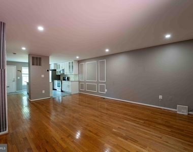 18246 Fox Chase Circle - Photo Thumbnail 9
