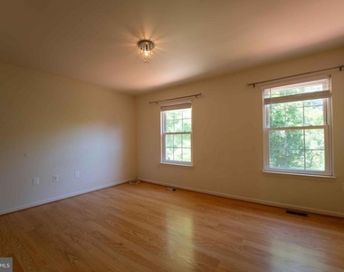 18246 Fox Chase Circle - Photo Thumbnail 15
