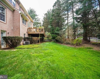 9720 Holloway Hill Court - Photo Thumbnail 23