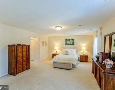 9720 Holloway Hill Court - Photo Thumbnail 9