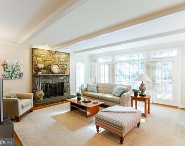 9720 Holloway Hill Court - Photo Thumbnail 6