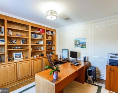 9720 Holloway Hill Court - Photo Thumbnail 5