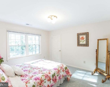 9720 Holloway Hill Court - Photo Thumbnail 14