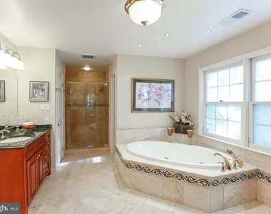 9720 Holloway Hill Court - Photo Thumbnail 19