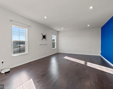 311 Sunrise Court - Photo Thumbnail 14