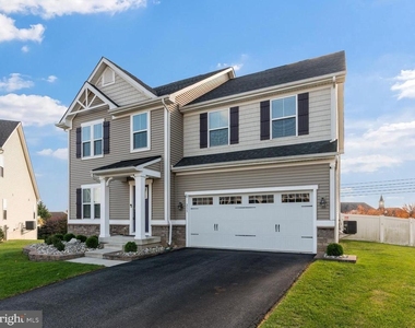 311 Sunrise Court - Photo Thumbnail 2
