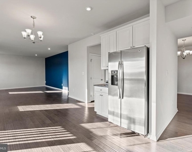 311 Sunrise Court - Photo Thumbnail 25