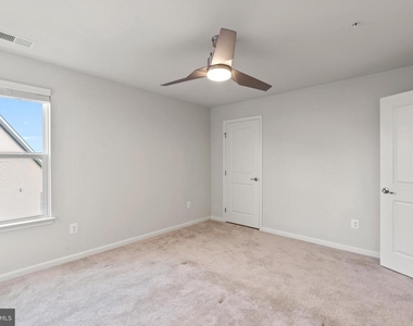 311 Sunrise Court - Photo Thumbnail 37