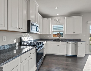 311 Sunrise Court - Photo Thumbnail 24
