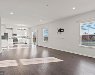 311 Sunrise Court - Photo Thumbnail 18