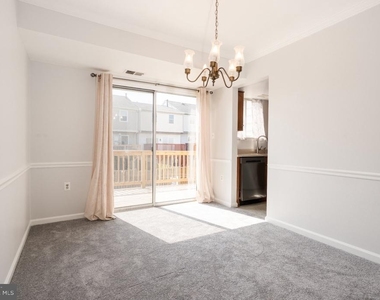 404 Terry Court - Photo Thumbnail 6