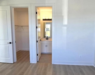 1726 Blacksmith Way - Photo Thumbnail 4