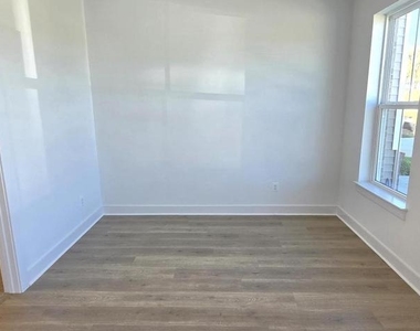 1726 Blacksmith Way - Photo Thumbnail 3