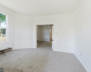 815 Maple Avenue N - Photo Thumbnail 1
