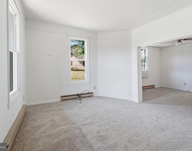 815 Maple Avenue N - Photo Thumbnail 5