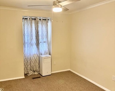 13 Mitnick Court - Photo Thumbnail 11
