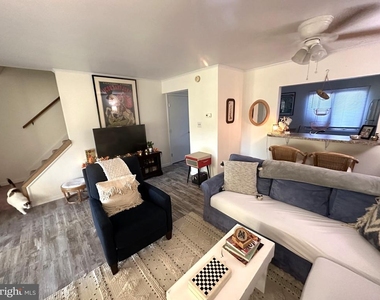 38319 Thistle Lane - Photo Thumbnail 2