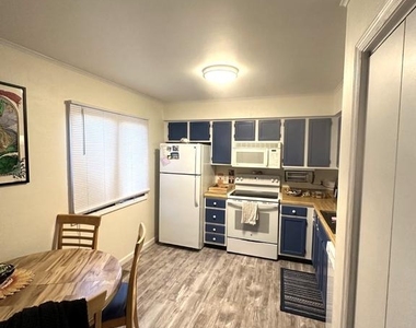 38319 Thistle Lane - Photo Thumbnail 4