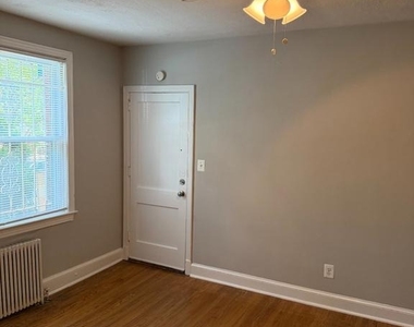 321 Adams Street Ne - Photo Thumbnail 15