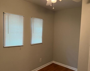 321 Adams Street Ne - Photo Thumbnail 9