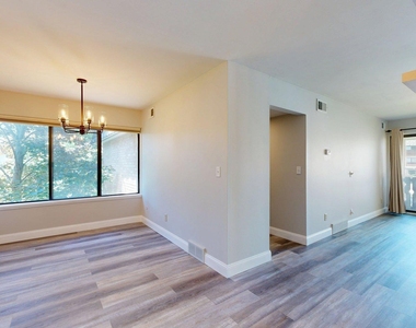2108 Pauline Boulevard - Photo Thumbnail 4